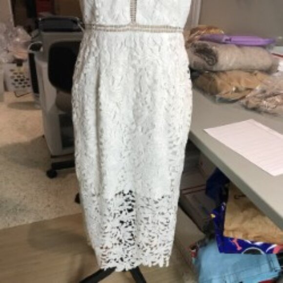 Lulu's White Lace Halter Midi dress Size M/L - Picture 3 of 7